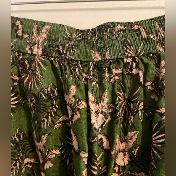 Tahari 100% Linen Green Tan Tropical Floral Wide Leg Pants Size Medium - Picture 7 of 9